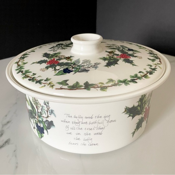 The Holly & Ivy Covered Casserole Dish by Portmeirion - Picture 1 of 10